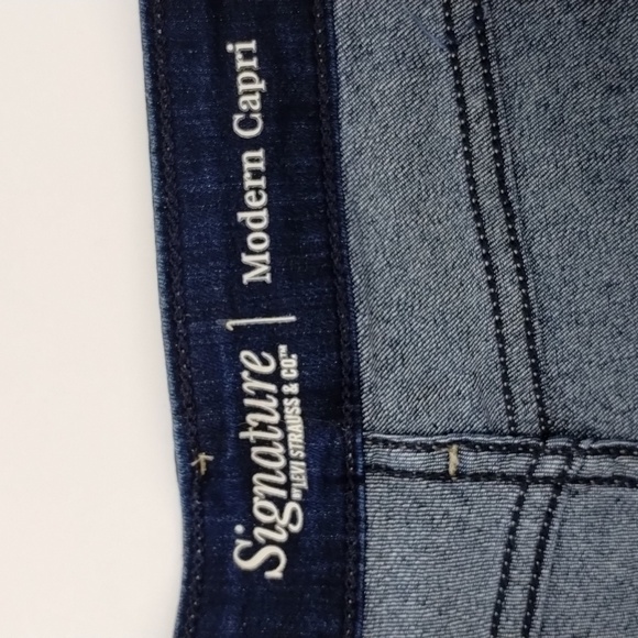 Signature Levi's Modern Capri denim jeans size 10 blue cuffed cropped short - Picture 10 of 12